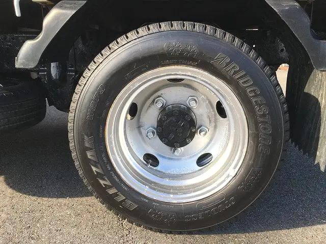 いすゞエルフ平ボディ小型（2t・3t）[写真17]