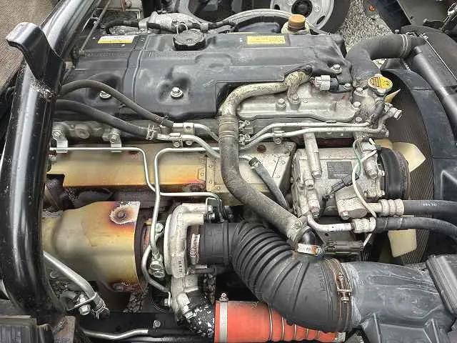 三菱ふそうキャンター平ボディ小型（2t・3t）[写真15]