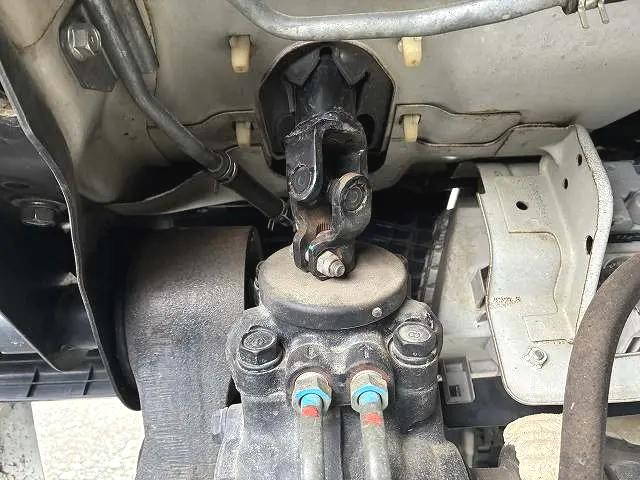 三菱ふそうキャンター平ボディ小型（2t・3t）[写真16]