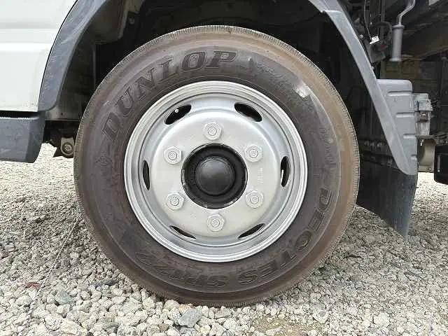 三菱ふそうキャンター平ボディ小型（2t・3t）[写真21]