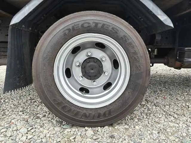 三菱ふそうキャンター平ボディ小型（2t・3t）[写真24]