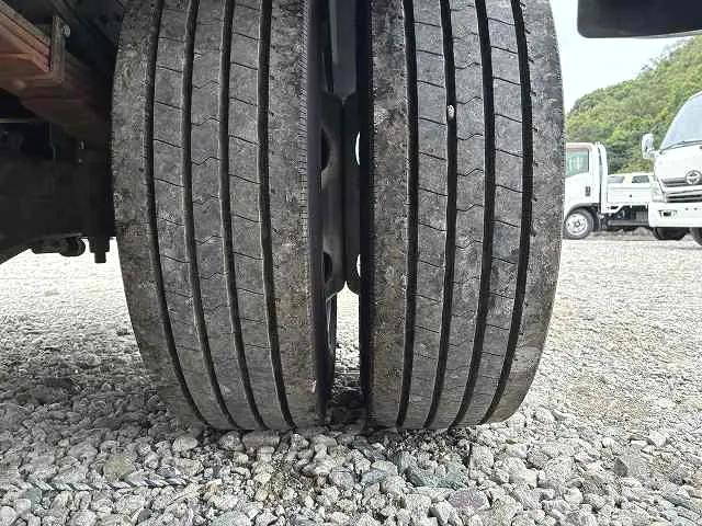 三菱ふそうキャンター平ボディ小型（2t・3t）[写真27]