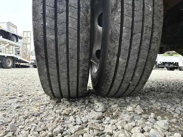 三菱ふそうキャンター平ボディ小型（2t・3t）[写真28]