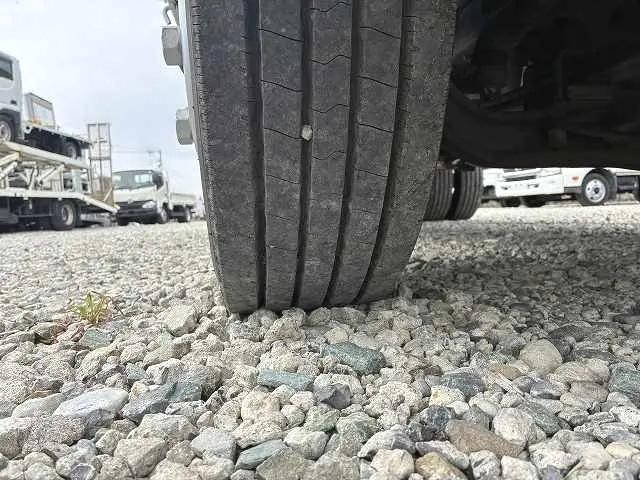 三菱ふそうキャンター平ボディ小型（2t・3t）[写真29]