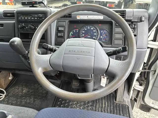 三菱ふそうキャンター平ボディ小型（2t・3t）[写真31]