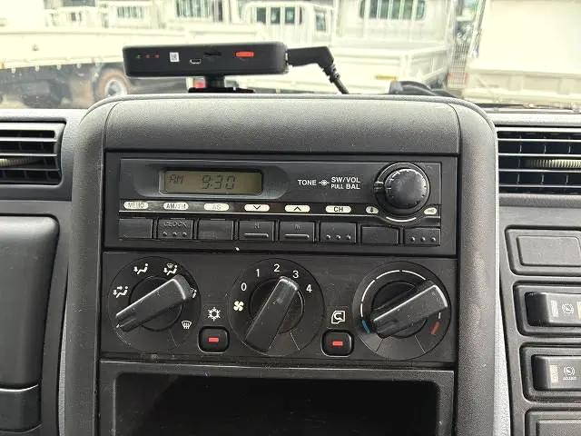 三菱ふそうキャンター平ボディ小型（2t・3t）[写真38]