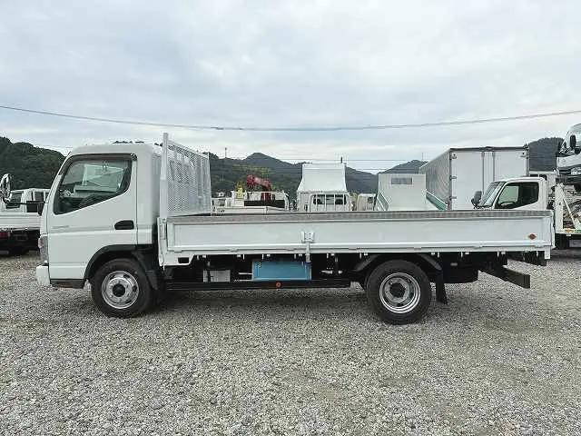 三菱ふそうキャンター平ボディ小型（2t・3t）[写真04]
