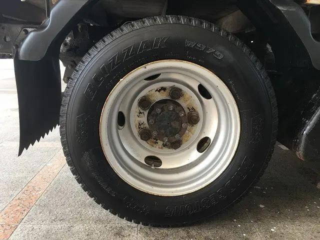 いすゞエルフ平ボディ小型（2t・3t）[写真15]