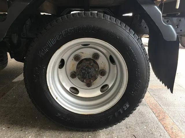 いすゞエルフ平ボディ小型（2t・3t）[写真16]