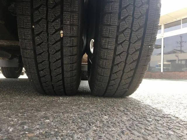 いすゞエルフ平ボディ小型（2t・3t）[写真20]