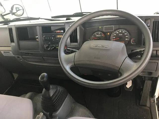 いすゞエルフ平ボディ小型（2t・3t）[写真30]