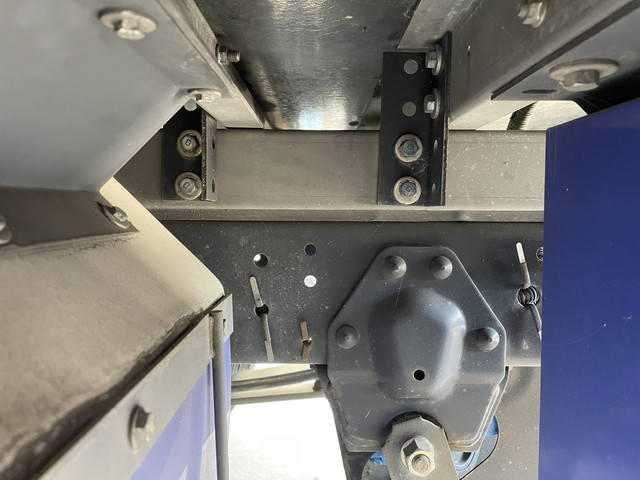 いすゞエルフ冷凍車（冷蔵車）小型（2t・3t）[写真25]