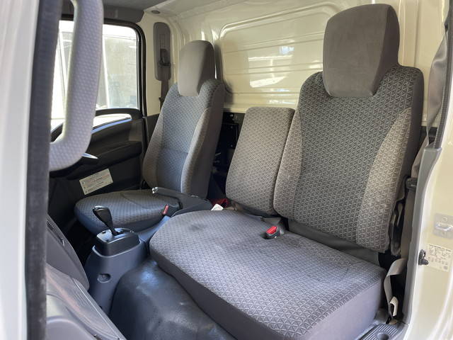 いすゞエルフ冷凍車（冷蔵車）小型（2t・3t）[写真32]