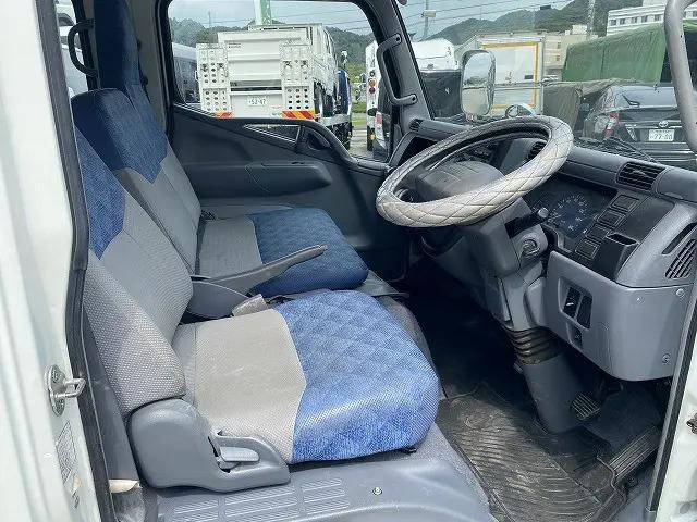 三菱ふそうキャンターダブルキャブ（Wキャブ）小型（2t・3t）[写真13]