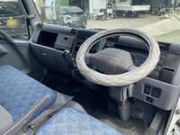 三菱ふそうキャンターダブルキャブ（Wキャブ）小型（2t・3t）[写真16]