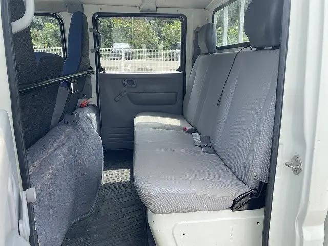 三菱ふそうキャンターダブルキャブ（Wキャブ）小型（2t・3t）[写真23]