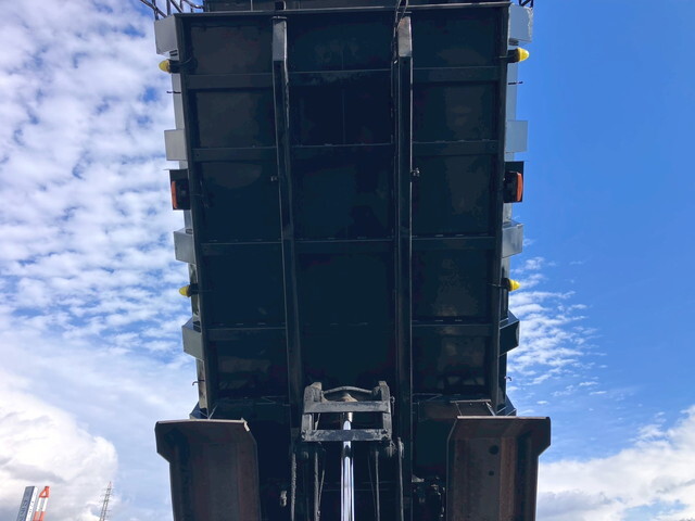 いすゞギガ深ダンプ（土砂禁ダンプ）大型（10t）[写真14]