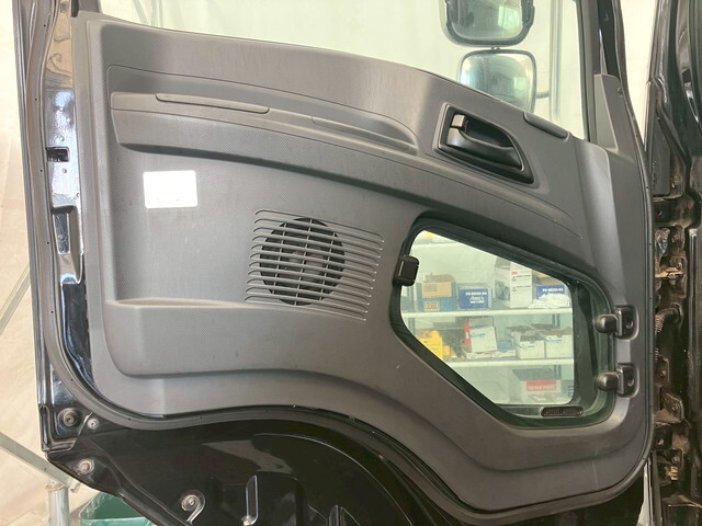 いすゞギガ深ダンプ（土砂禁ダンプ）大型（10t）[写真26]