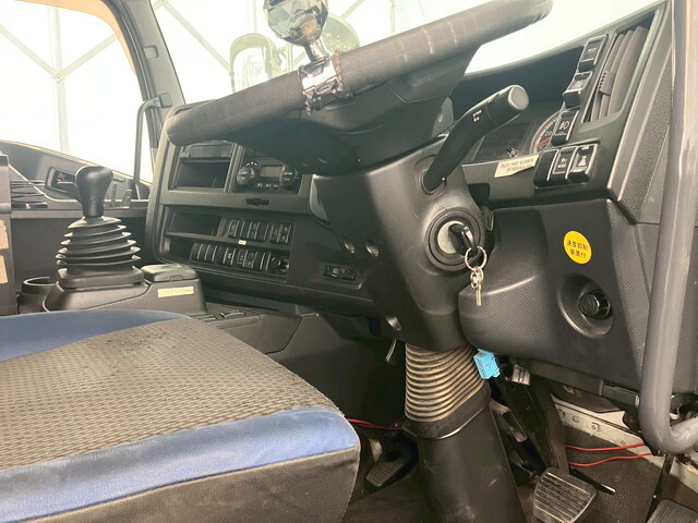 いすゞギガ深ダンプ（土砂禁ダンプ）大型（10t）[写真31]