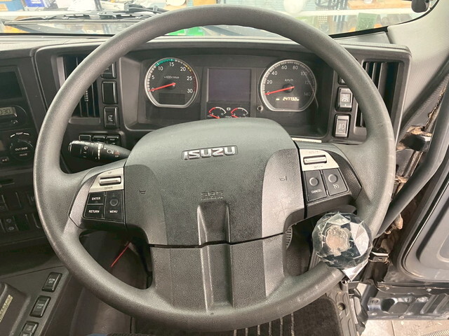 いすゞギガ深ダンプ（土砂禁ダンプ）大型（10t）[写真35]