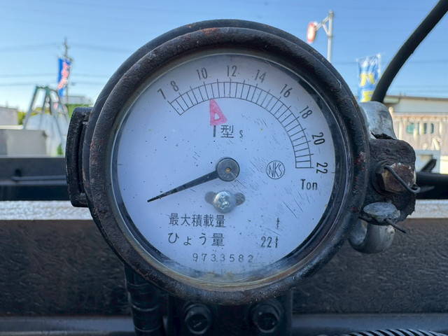 三菱ふそうスーパーグレートダンプ大型（10t）[写真19]