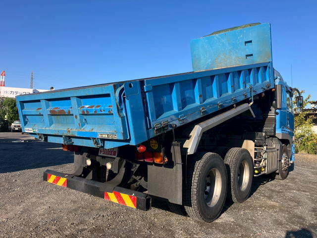三菱ふそうスーパーグレートダンプ大型（10t）[写真02]
