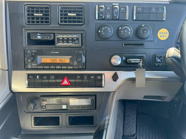 三菱ふそうスーパーグレートダンプ大型（10t）[写真36]