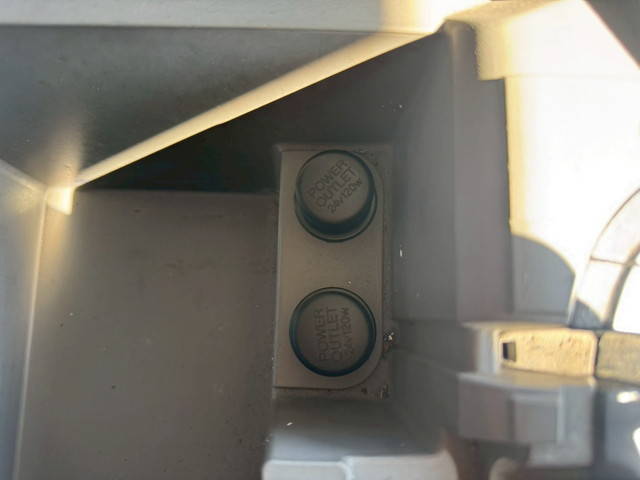 三菱ふそうスーパーグレートダンプ大型（10t）[写真38]