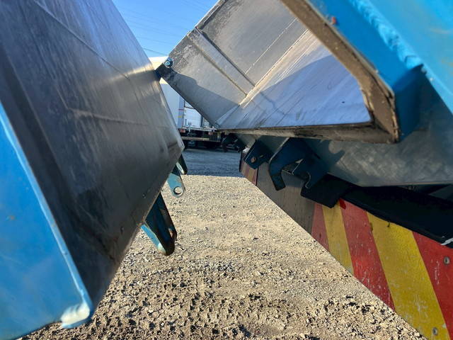 三菱ふそうスーパーグレートダンプ大型（10t）[写真09]