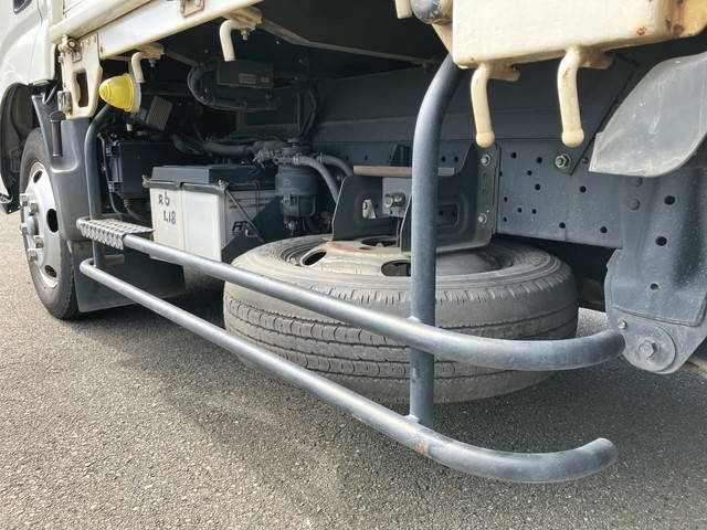 日野デュトロ平ボディ小型（2t・3t）[写真15]