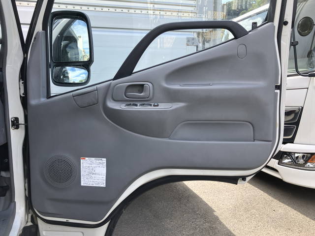 日野デュトロ平ボディ小型（2t・3t）[写真30]