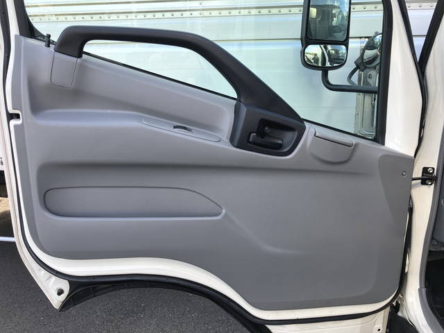日野デュトロアルミバン小型（2t・3t）[写真29]