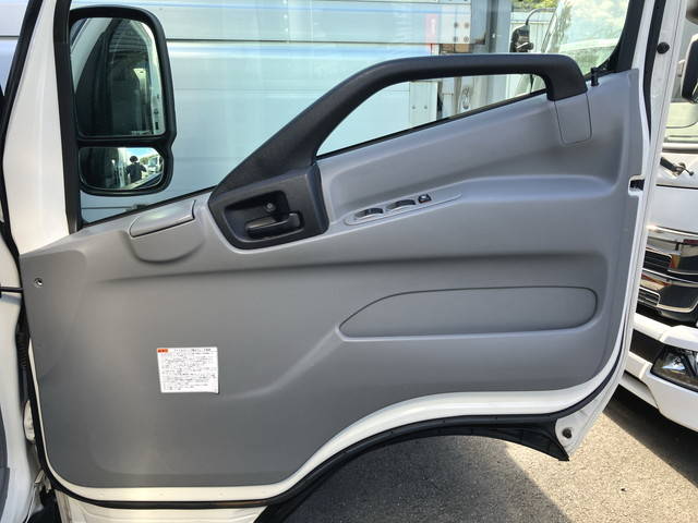 日野デュトロアルミバン小型（2t・3t）[写真30]