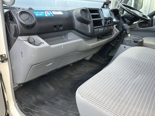 日野デュトロアルミバン小型（2t・3t）[写真31]