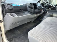 日野デュトロアルミバン小型（2t・3t）[写真31]