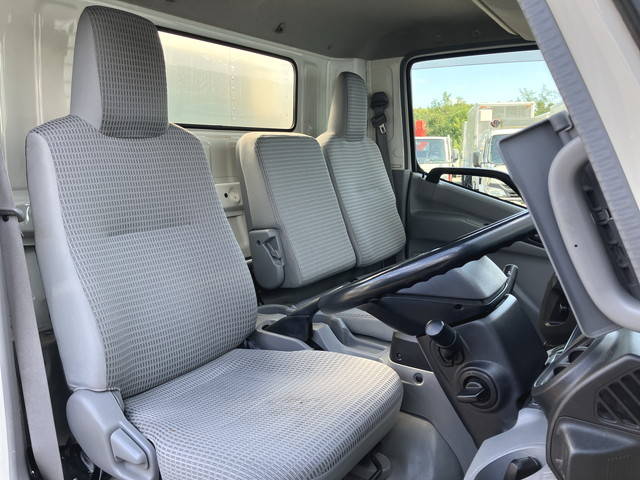 日野デュトロアルミバン小型（2t・3t）[写真33]