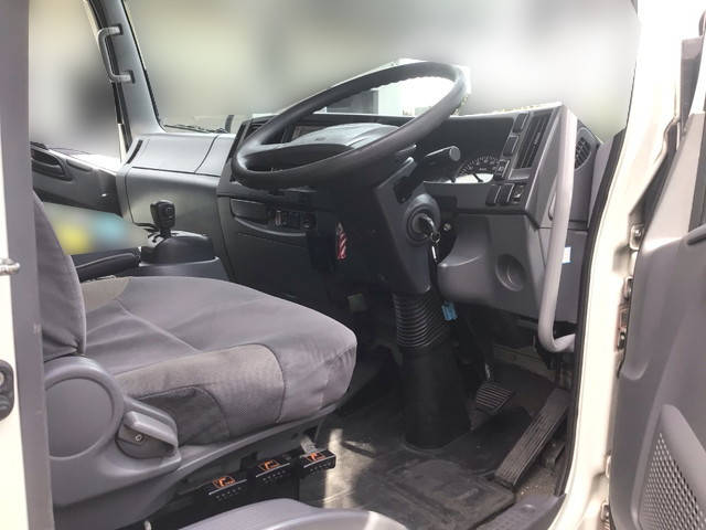 いすゞフォワードアルミバン中型（4t）[写真31]