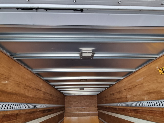 いすゞフォワードアルミバン中型（4t）[写真08]