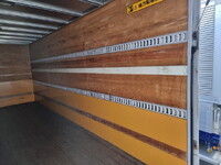 いすゞフォワードアルミバン中型（4t）[写真10]