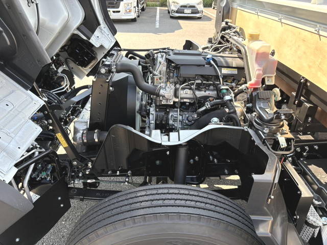 三菱ふそうキャンターアルミブロック小型（2t・3t）[写真17]