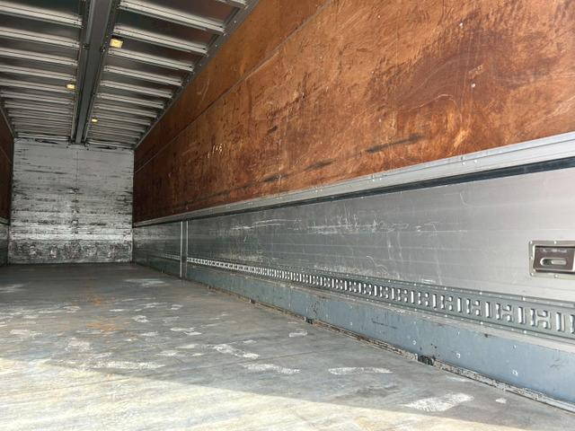 三菱ふそうスーパーグレートアルミウイング大型（10t）[写真13]