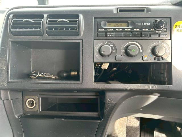 三菱ふそうスーパーグレートアルミウイング大型（10t）[写真26]