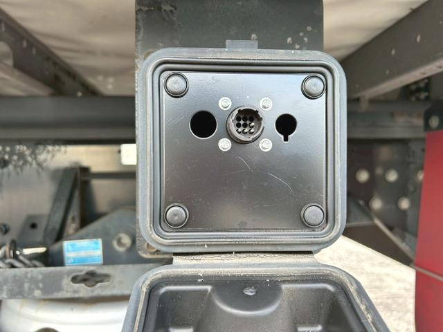 三菱ふそうスーパーグレートアルミウイング大型（10t）[写真35]