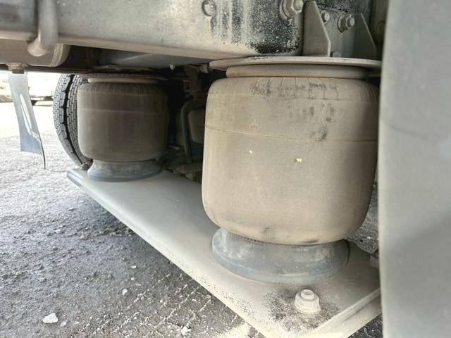 三菱ふそうスーパーグレートアルミウイング大型（10t）[写真36]