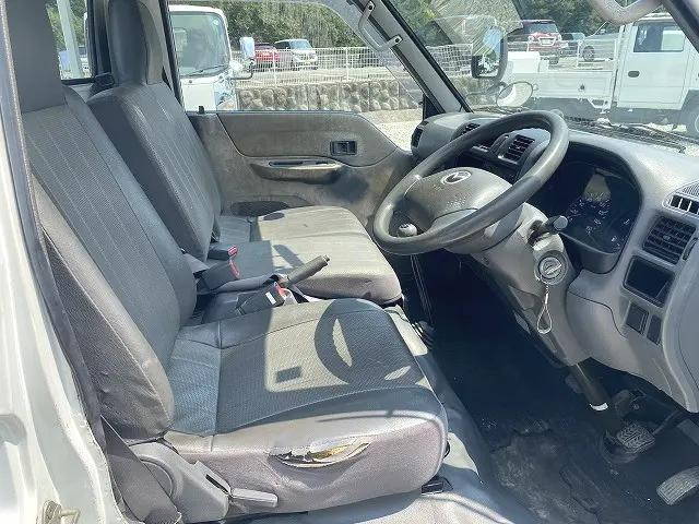 マツダボンゴ平ボディ小型（2t・3t）[写真13]