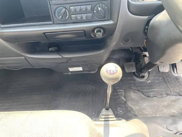 マツダボンゴ平ボディ小型（2t・3t）[写真16]