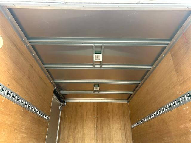 三菱ふそうキャンターアルミバン小型（2t・3t）[写真10]