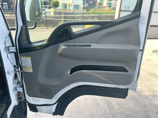 三菱ふそうキャンターアルミバン小型（2t・3t）[写真14]