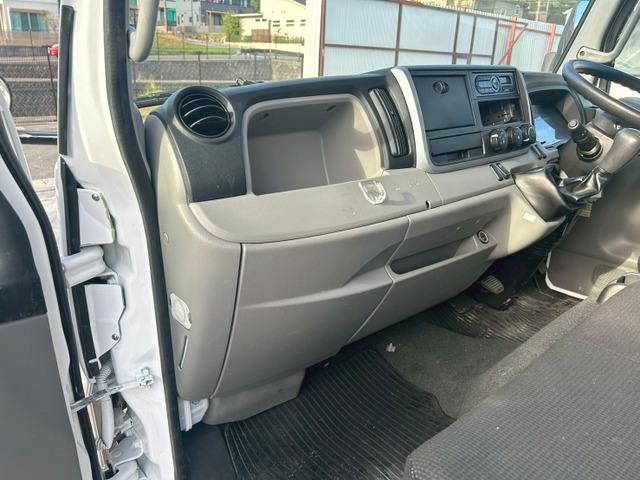 三菱ふそうキャンターアルミバン小型（2t・3t）[写真17]