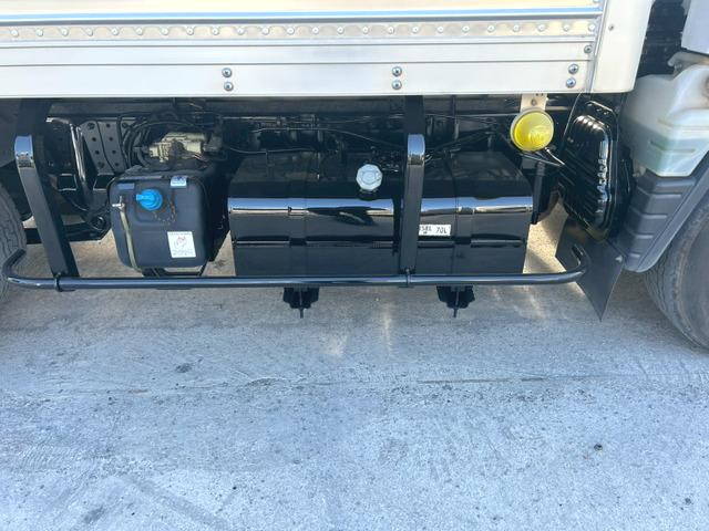 三菱ふそうキャンターアルミバン小型（2t・3t）[写真29]